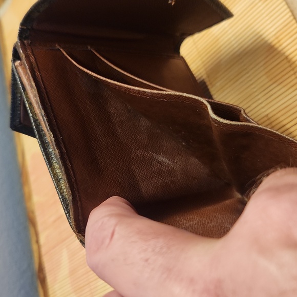 Louis Vuitton Vintage 1990 Monogram Wallet, Brown, Unisex - Picture 9 of 17